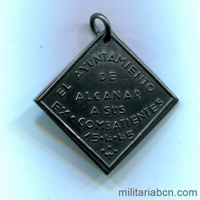 Medalla del Ayuntamiento de Alcanar a sus Ex Combatientes. 15 de Abril de 1945. Medalla de la Guerra Civil Española. Versión plata