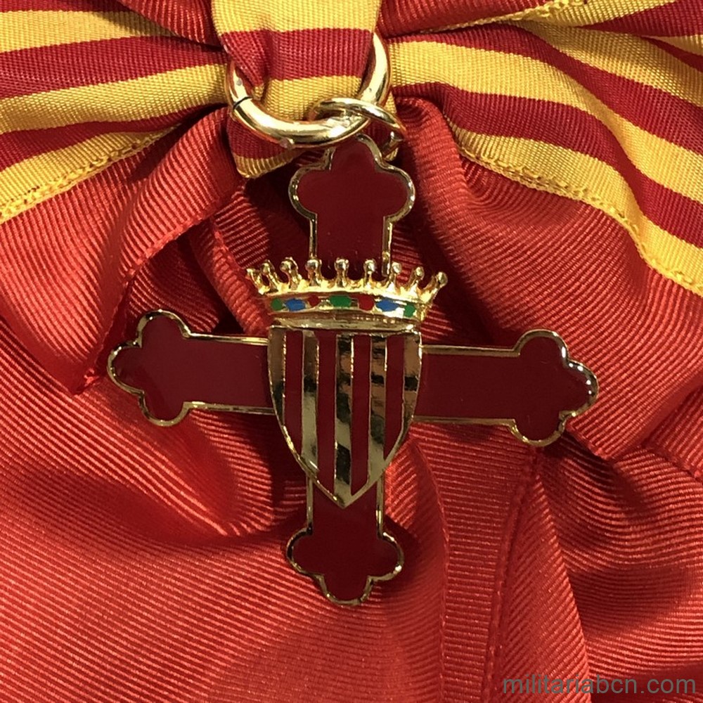 Banda con Venera del Capítol Nobiliari dels Homes de Paratge del Principat de Catalunya