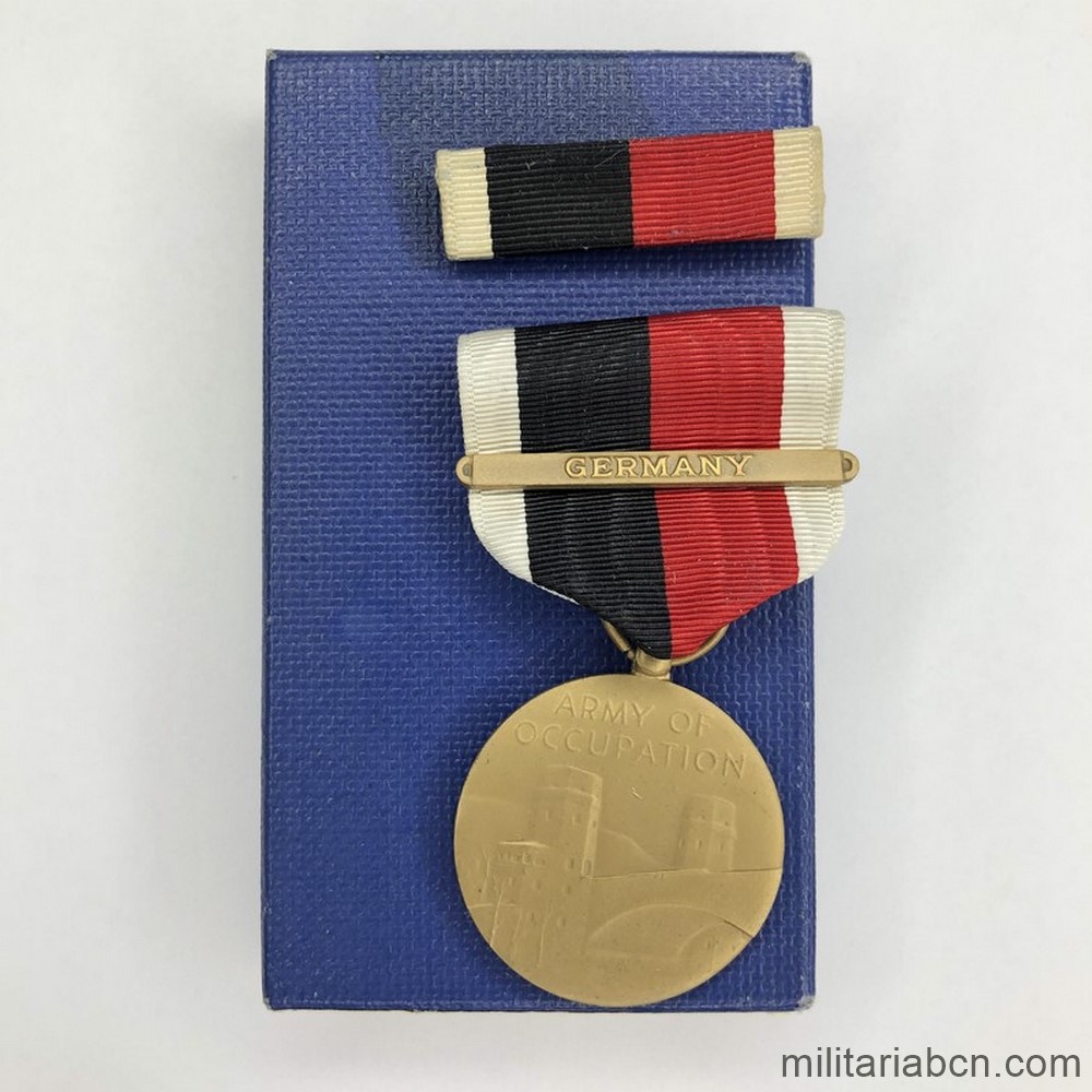 Estados Unidos. Medalla del Ejército de Ocupación con caja de origen y pasador ‘Germany’