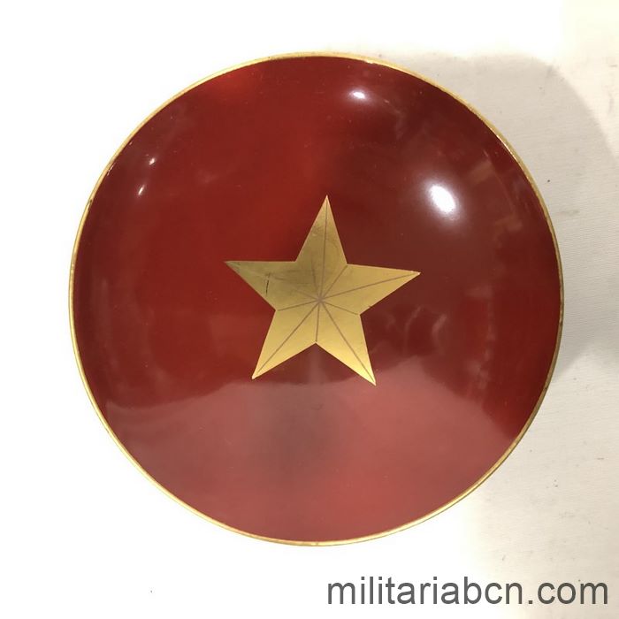 Bol de sake japonés de la Segunda Guerra Mundial o Guerra de China en madera lacada