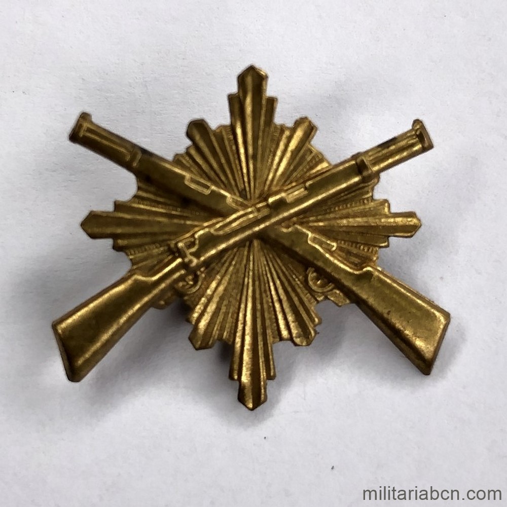 Insignia de gorra o de cuello de Carabineros. II República o Guerra Civil Española. 29 x 26 mm