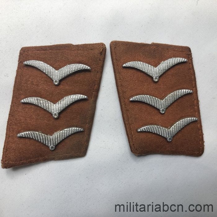 Alemania III Reich. Insignias de cuello de Cabo Primero del Cuerpo de Señales de la Luftwaffe.
