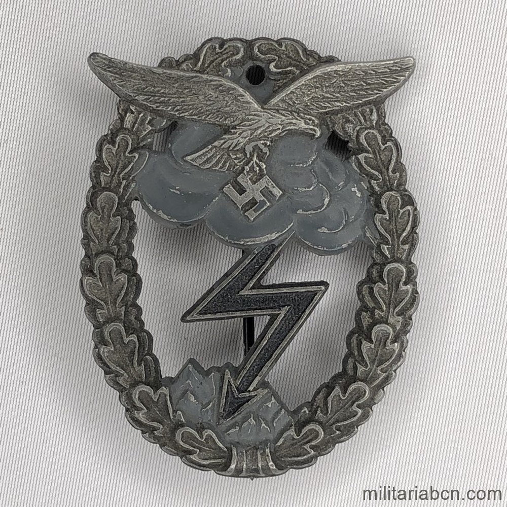 Alemania III Reich. Placa de Combate en Tierra de la Luftwaffe. Fabricado por Arno Wallpach.