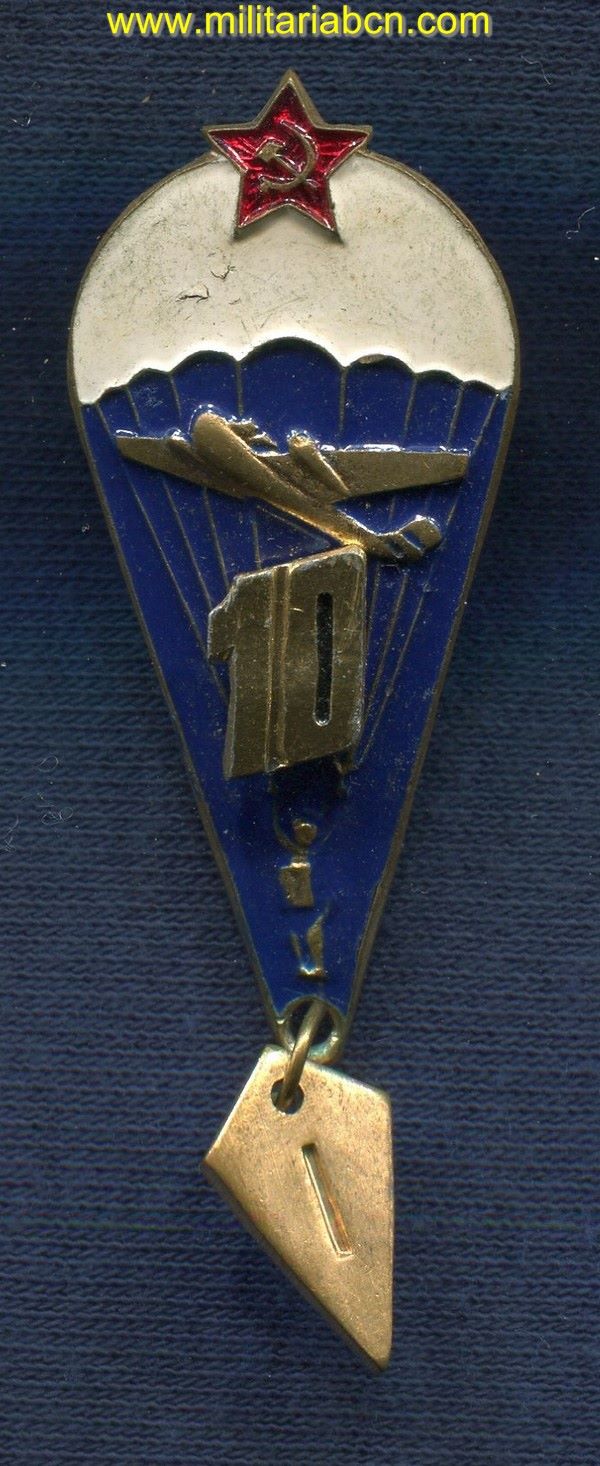 Unión Soviética. URSS. Insignia paracaidista modelo 1968. 10 saltos. Años 70 y principio de los 80.