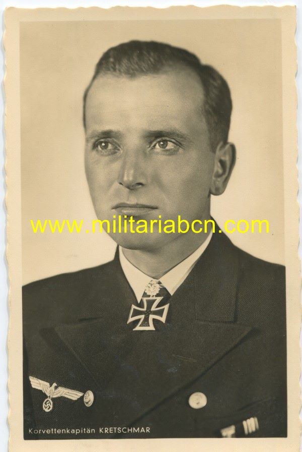 Fotografía Postal del Korvettenkapitän Kretschmer. Condecorado con la Cruz de Caballero con Hojas de Roble. Photo Hoffmann. Sin circular. Original de la 2ª Guerra Mundial.Fotografía Postal del Korvettenkapitän Kretschmer. Condecorado con la Cruz de Caball