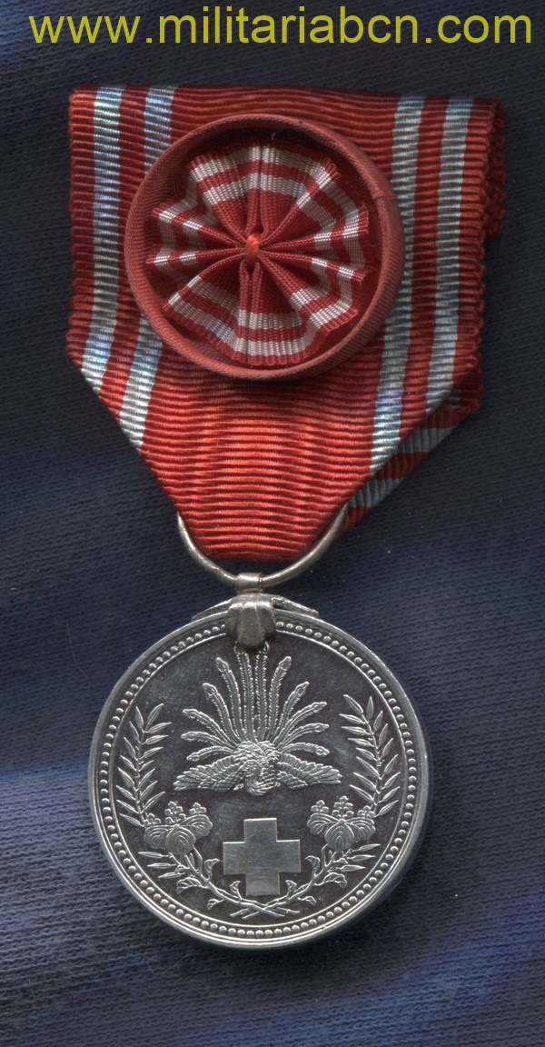 Japón. Medalla de la Cruz Roja. Miembro especial. Con roseta. Aluminio.