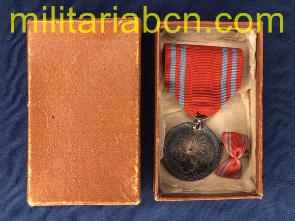 Japón. Medalla de la Cruz Roja. Con caja de origen de cartón. Anterior a 1941.
