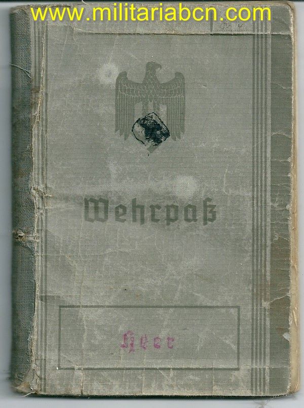 Alemania III Reich. Wehrpass del Heer con fotografía. Primer modelo