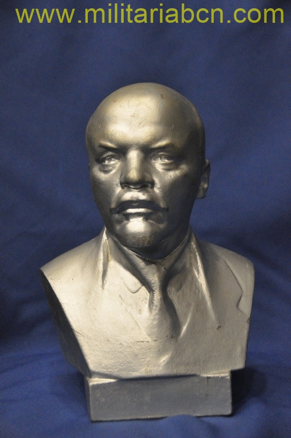 Busto de Lenin en metal.   225 mm de alto.