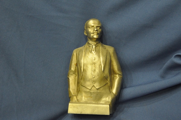 URSS Unión Soviética. Figura Lenin. Medio cuerpo. Metal 23 cm.  Siluminio.