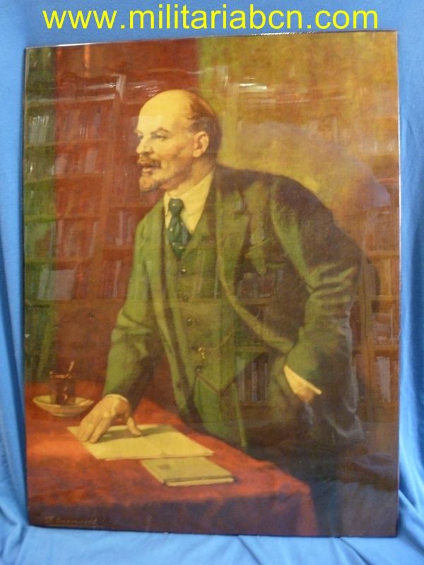 Unión Soviética. URSS. Retrato de Lenin pintado sobre tabla y lacado. 59 x 79 cm