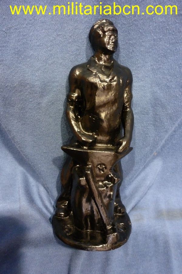 Unión Soviética. URSS. Figura del Trabajador Socialista. Hierro. Años 50. 178 mm.