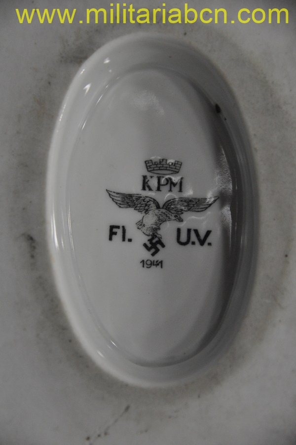 Salsera de la Luftwaffe KPM Fl. U.V. 1941. 240 x 150 x100 mm.