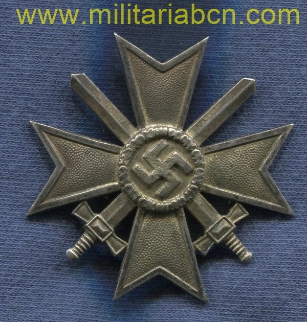 Alemania III Reich. Cruz al Mérito de Guerra. 1ª Clase. Con espadas