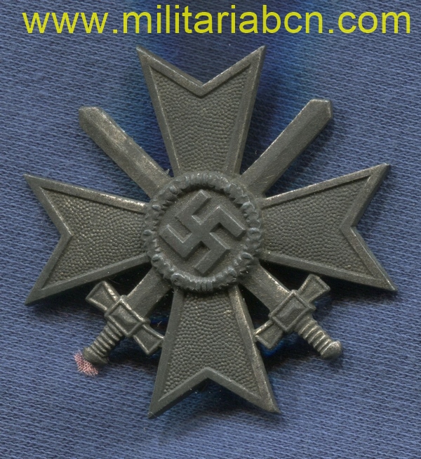 Alemania III Reich. Cruz al Mérito de Guerra. 1ª Clase. Con espadas