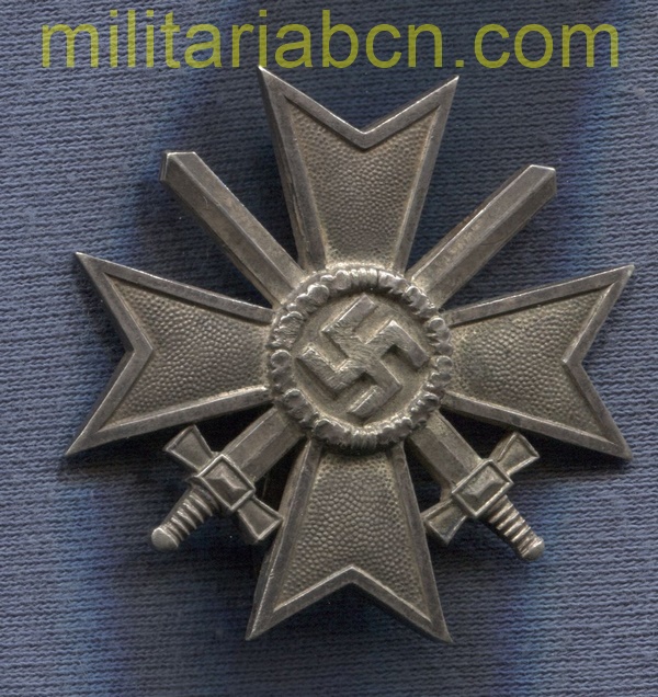Alemania III Reich. Cruz al Mérito de Guerra. 1ª Clase. Con espadas