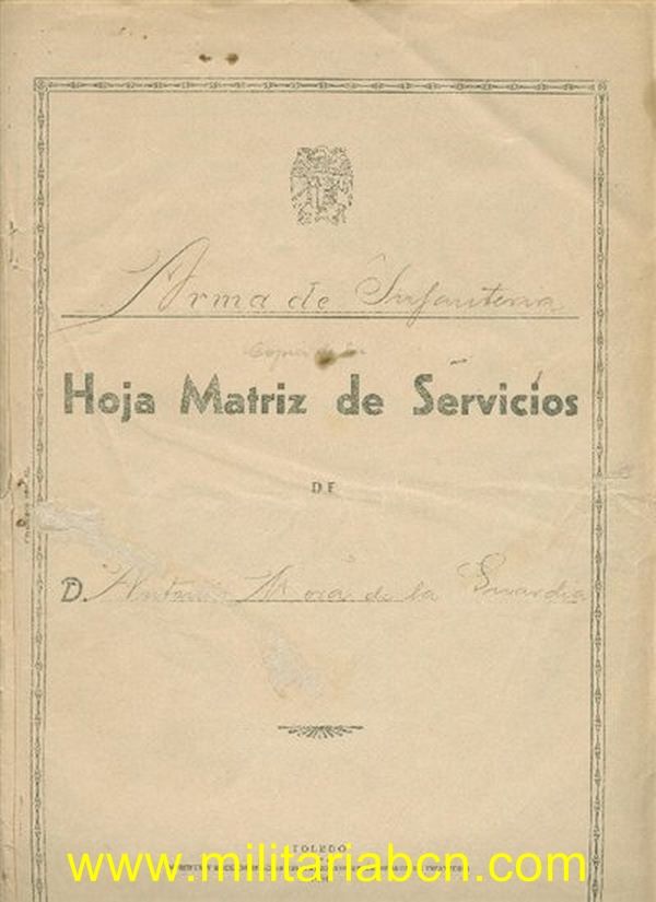 Hoja de Servicios de un combatiente nacional en la Guerra Civil Española. Voluntario en las Milicias de FE de las JONS de Cádiz, ingresa en noviembre en el 1er Regimiento de Infantería de Cádiz, en 1937 y hasta el final de la guerra en el Regimiento de In