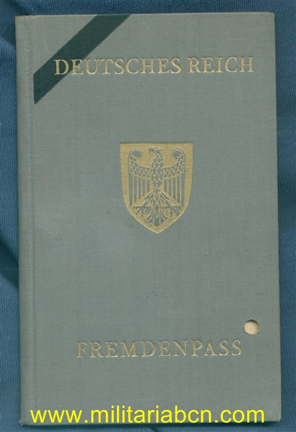 Alemania III Reich. Fremdenpass. Pasaporte para Extranjeros. Sin fotografía. Concedido a un ciudadano Checoslovaco. 1935. Con sellos.