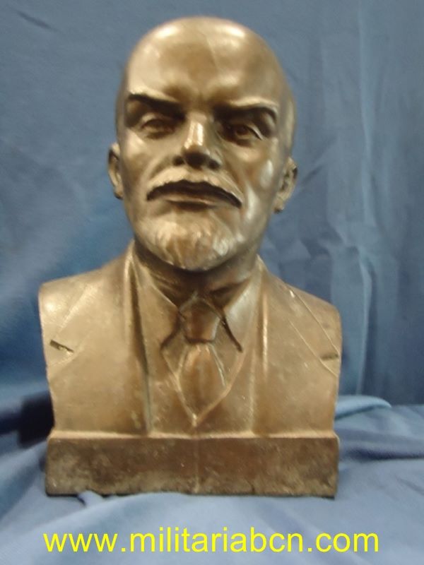 URSS.  Unión Soviética.   Busto de Lenin en metal.  Siluminio  22 cm de alto.