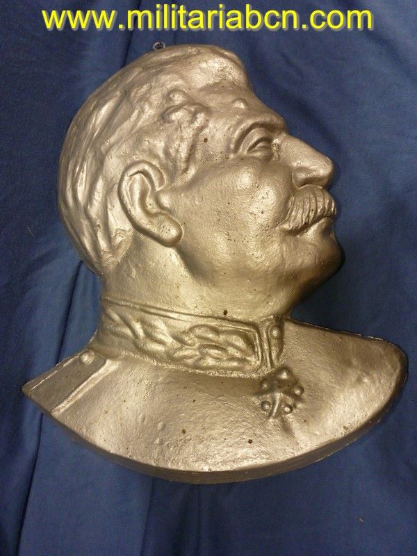 Unión Soviética. URSS. Efigie de Stalin realizada en siluminio. Años 40. 325 x 270 mm.