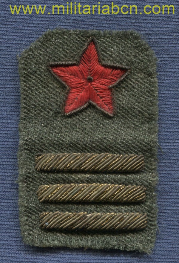 Ejército Popular de la República.  Guerra Civil.  Capitán.  Bordado de pecho o brazo.